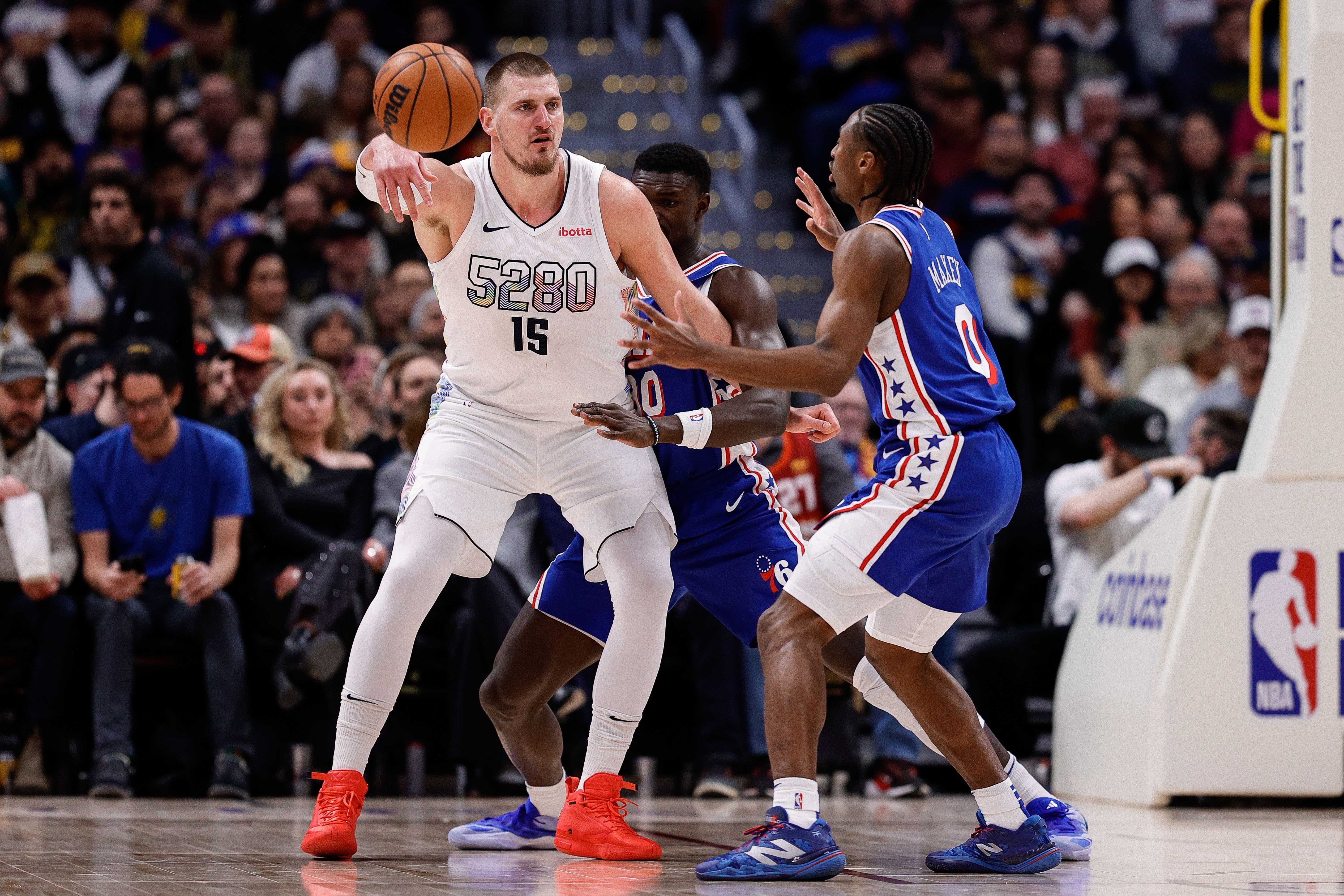 九游官网入口注册-关于转折点丹佛掘金篮板制胜，NBA季后赛赛前攻防权衡，目标明确，高层口径保持一致的信息